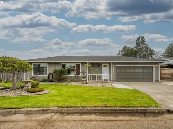 2370 Fir St, North Bend, OR 97459