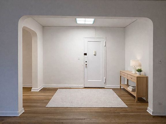 2nd image of 6735 Yellowstone Blvd APT 3R