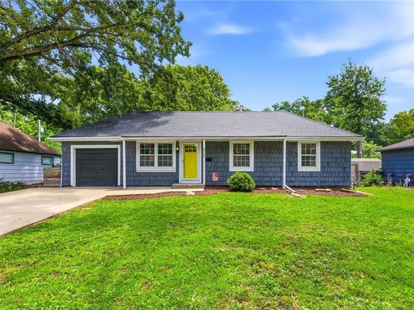 8727 Goddard St, Overland Park, KS 66214