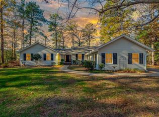 867 Holly Point Rd, Mathews, VA 23109