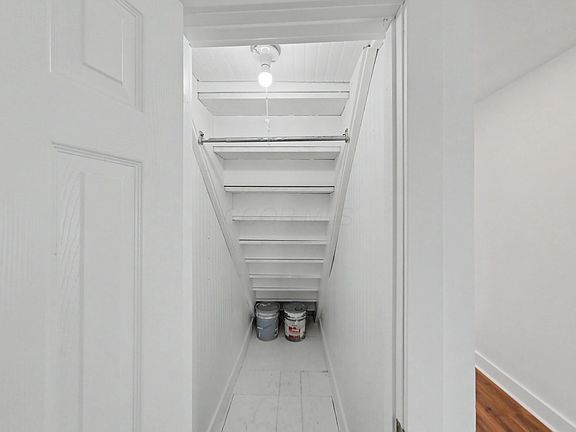3rd image of 307 Park Ave