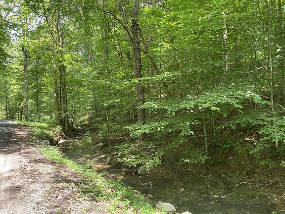 4th image of 326 Sherman Rd