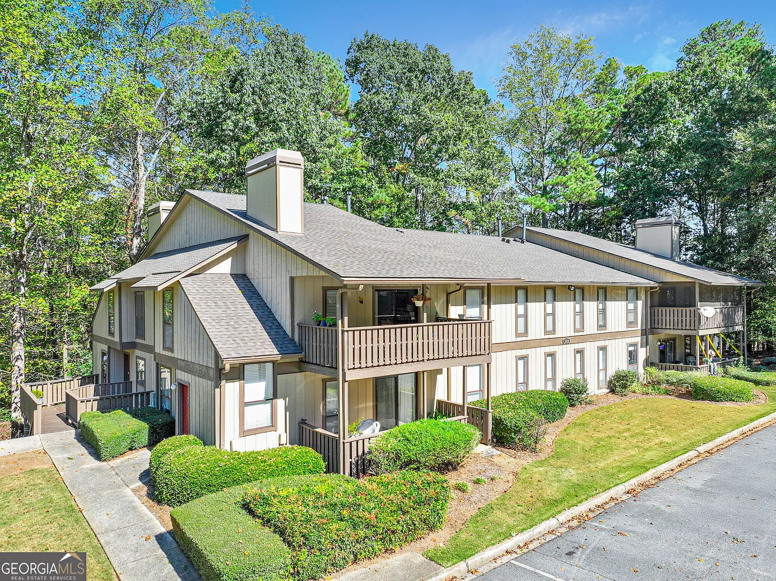 205 Woodcliff Dr photo 1