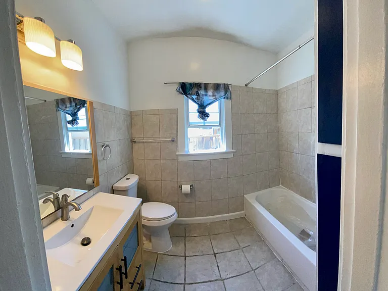 433 Mastick Ave — Photo 9