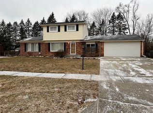 1947 Meadow Dr, Walled Lake, MI 48390