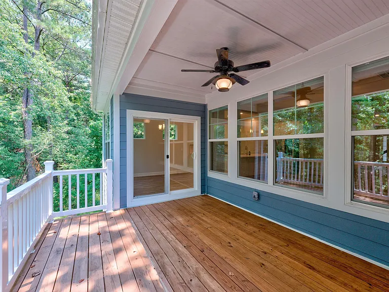 300 Sunnycrest Ln — Photo 34
