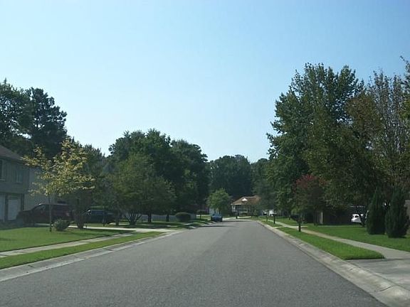 3rd image of 129 Trestlewood Dr