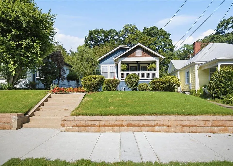 379 Patterson Ave SE