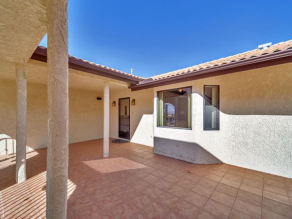 4th image of 4073 Tropic Blvd