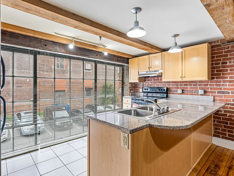 Cigar Lofts — Photo 38