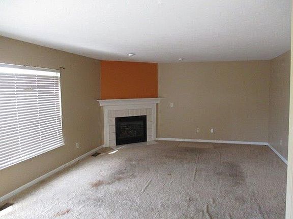 4th image of 1974 Peach Blossom Ln