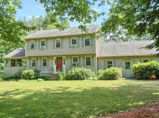 1 Countryside Rd, Pepperell, MA 01463