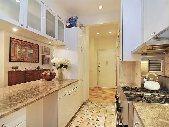 3rd image of 260 Broadway #10F