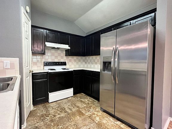 3rd image of 4608 Ledgestone Dr