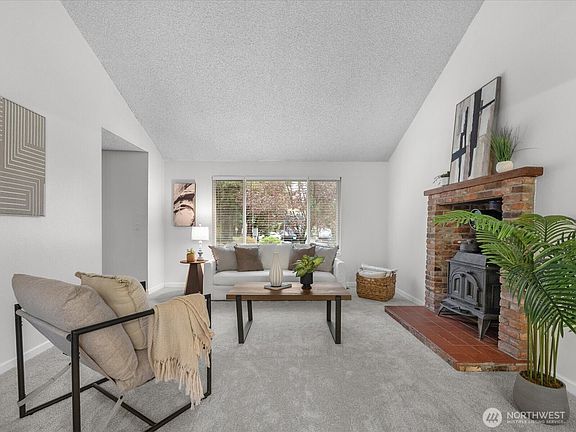 5th image of 10725 127th Avenue NE
