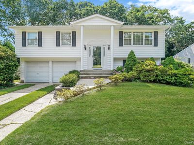 708 Bohemia Parkway, Sayville, NY, 11782