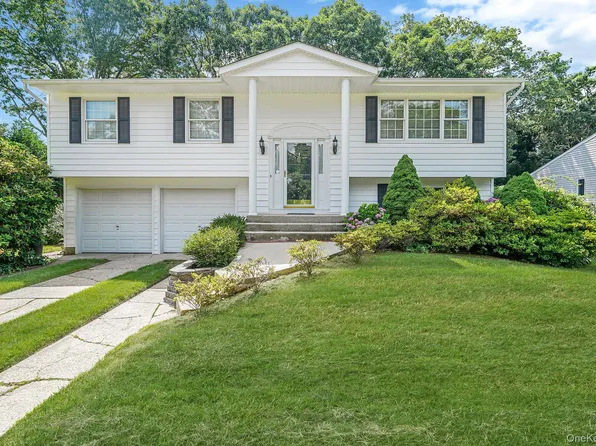 708 Bohemia Parkway, Sayville, NY 11782
