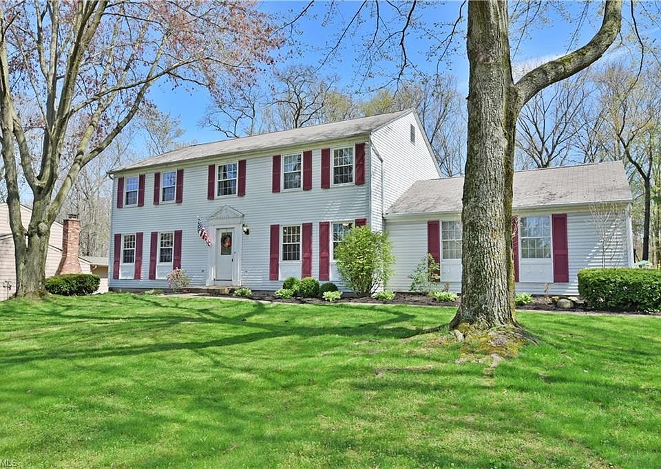 1st image of 8625 Carriage Hill Dr NE