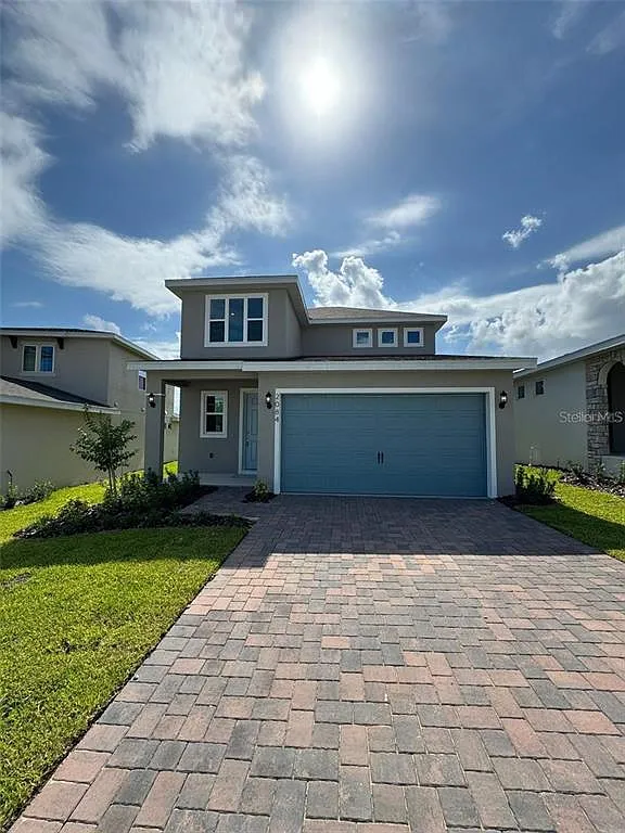 4 bed, 2.5 bath, 2093 sqft, $2,800 — Photo 2