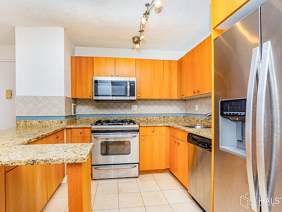 4th image of 2287 Johnson Ave APT 7D