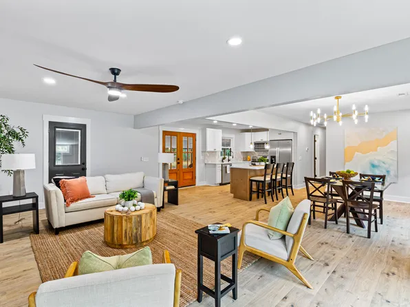 1687 Cooper Store Rd, Moncks Corner, SC 29461