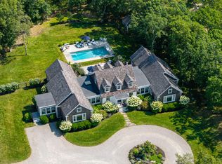 8 Paddock Rd, Oak Bluffs, MA 02557