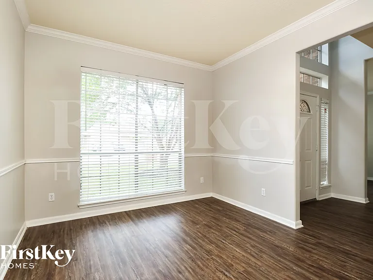 9131 Landry Blvd — Photo 6