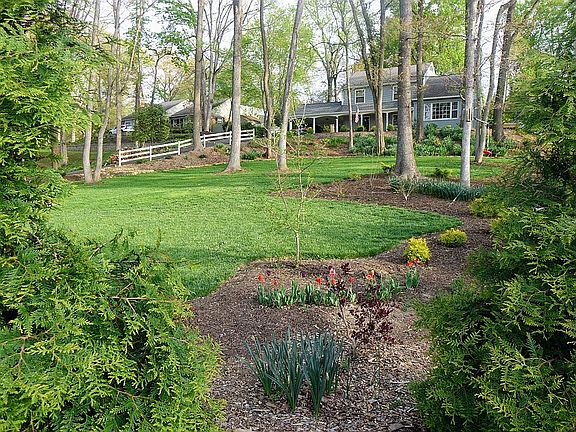 4th image of 1800 Whiteoaks Dr