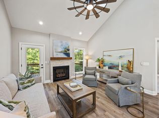 230 Sugartree Ln, Versailles, KY
