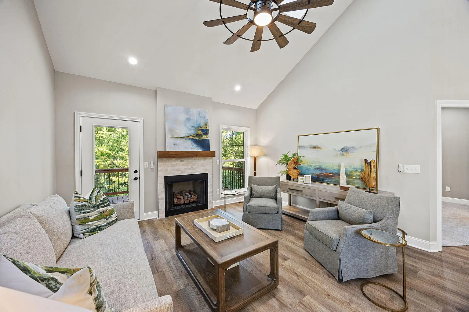 230 Sugartree Ln photo 1
