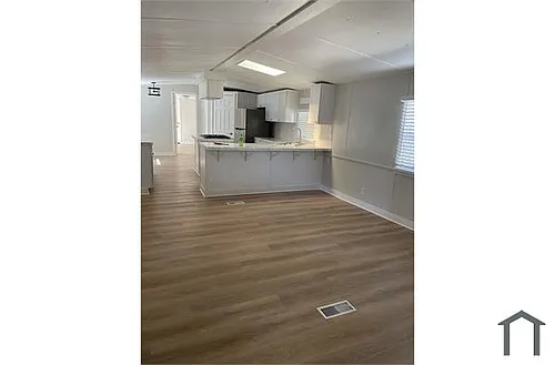 60 Hathaway St Photo 1