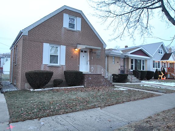 2nd image of 3752 N Oconto Ave