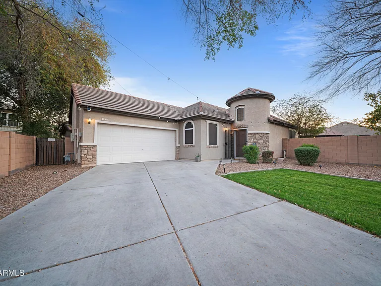 17239 W Ironwood St — Photo 31