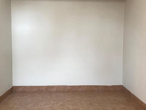 3rd image of 216 Edgewood Ave