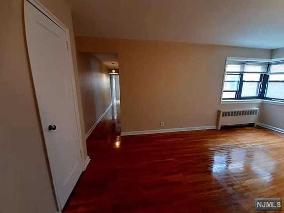 3rd image of 2329 Hudson Ter APT C8