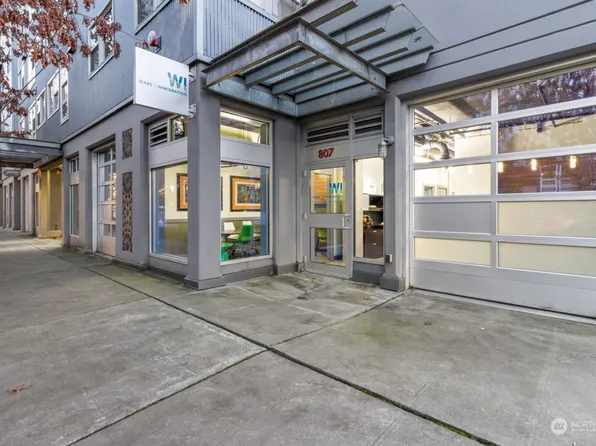 807 Hiawatha Place S #H, Seattle, WA 98144