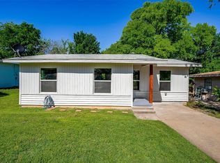 1220 S Brazos St, Weatherford, TX 76086
