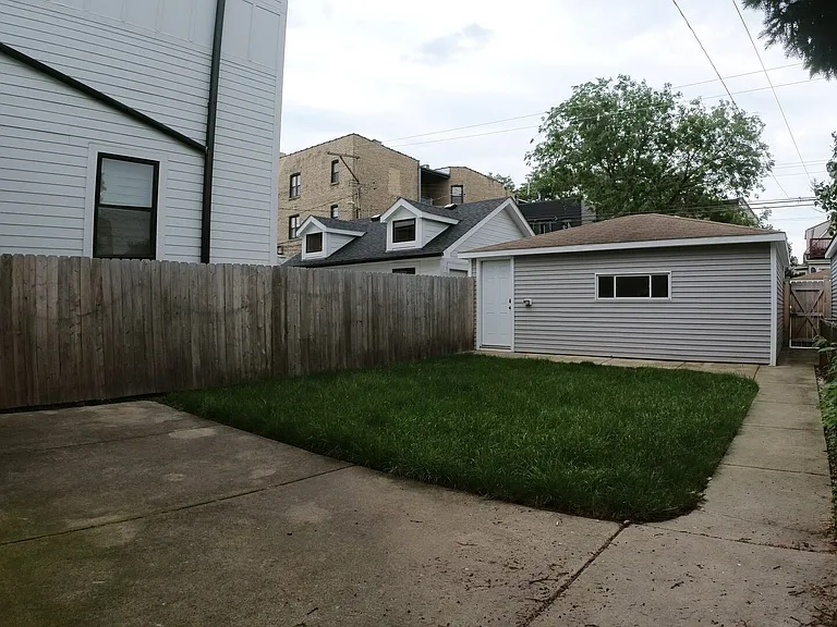 4219 N Albany Ave #2 — Photo 23