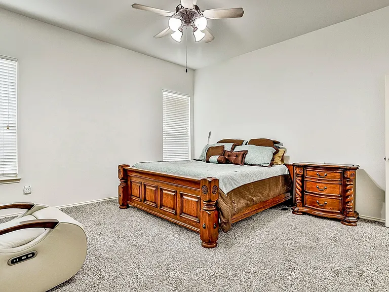 9921 Delamere Dr — Photo 31