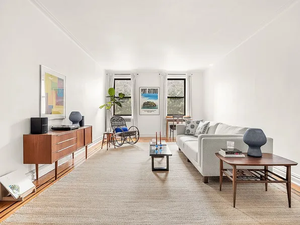 385 E 18th St APT 4C, Brooklyn, NY 11226