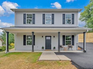 824 Commander Dr, Roanoke, VA 24012