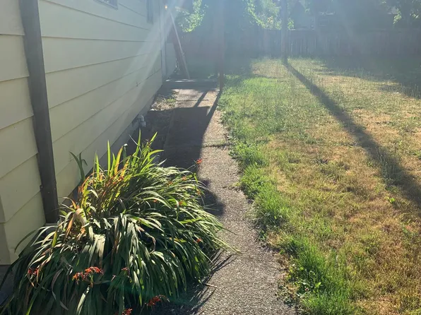 1262 NW 26th St, Corvallis, OR 97330