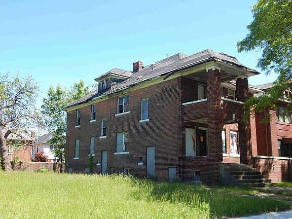 2708 Grand