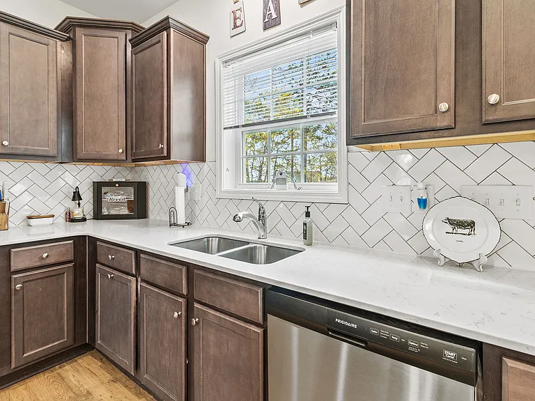 216 Bunting Dr — Photo 9