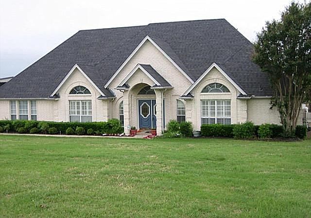 1st image of 129 Creekview Ln
