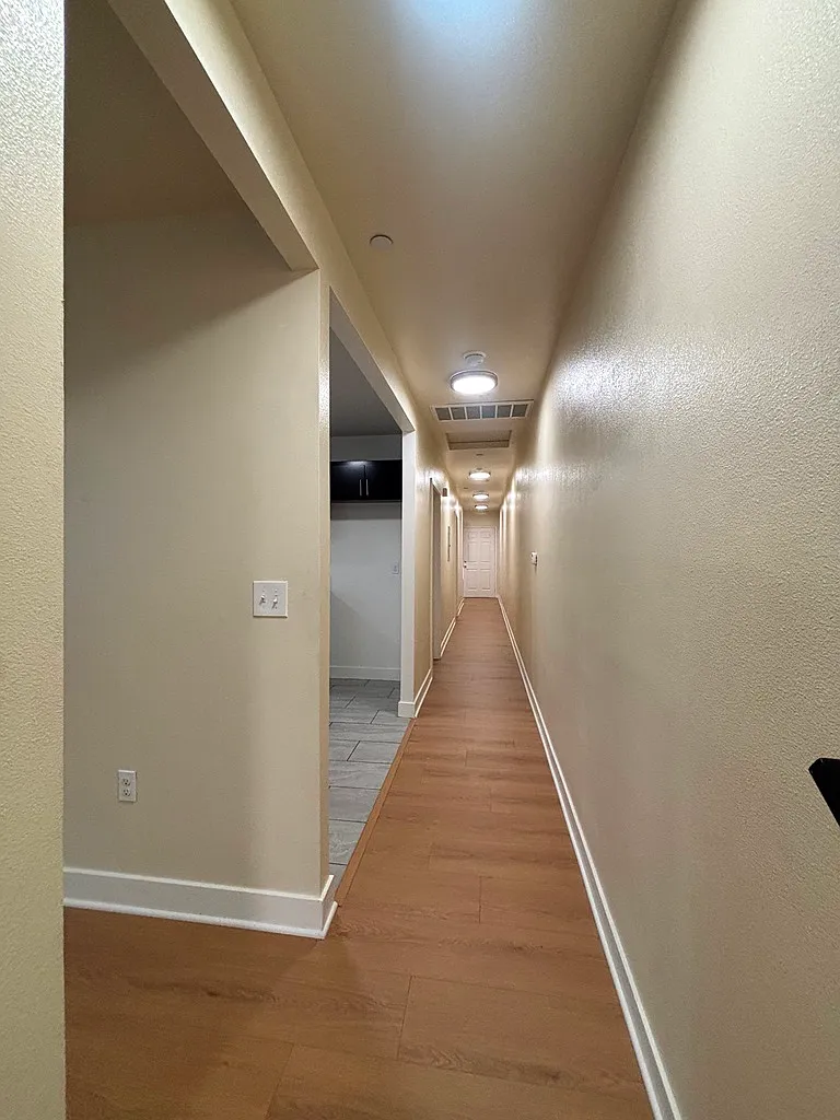 2 bed, 950 sqft, $2,900 — Photo 4