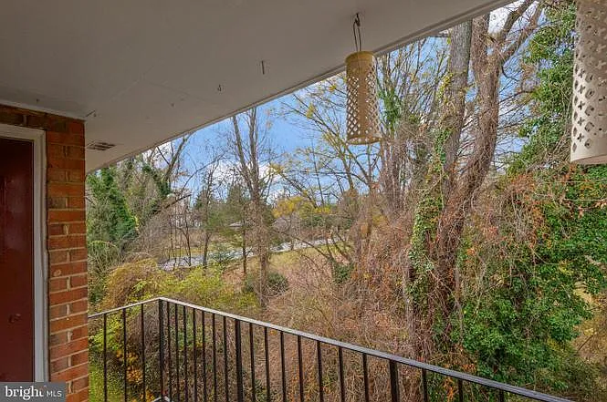 3846 Lyndhurst Dr #302 — Photo 19