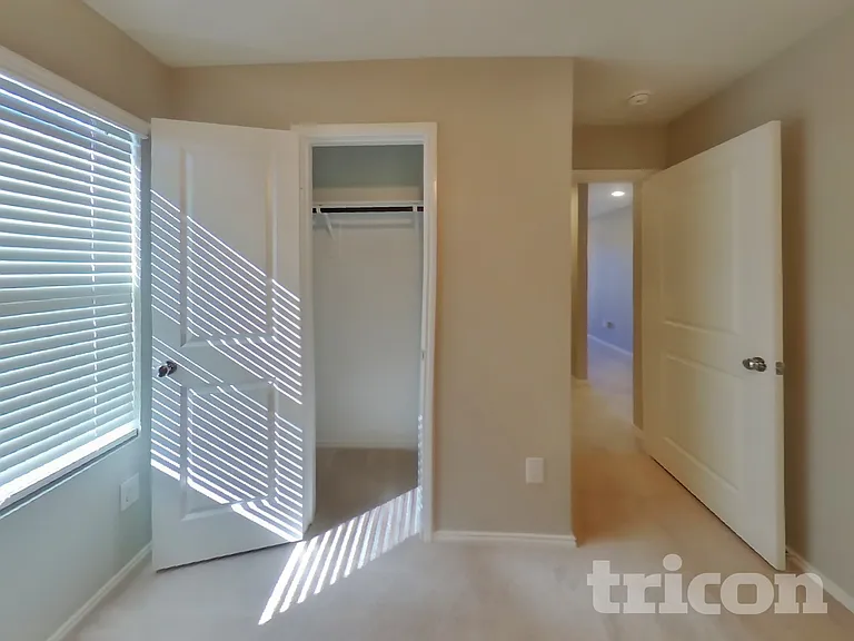1717 Claireborne Ct — Photo 14