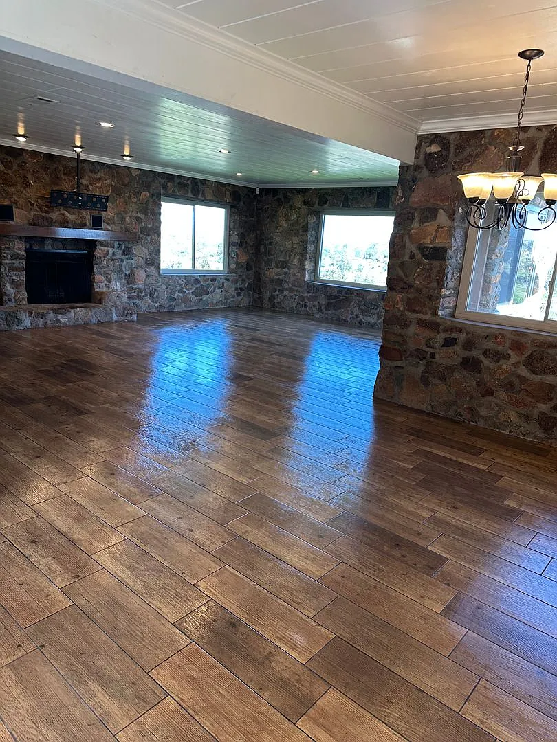 2 bedroom/1 bath house, Available Now! — Photo 4