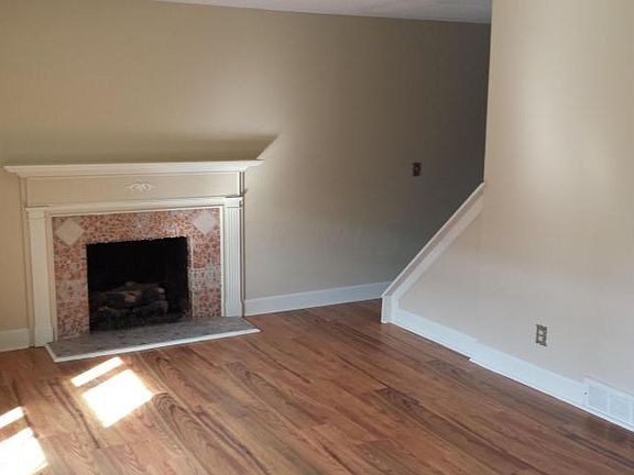 2nd image of 1584 Stephanie Ct